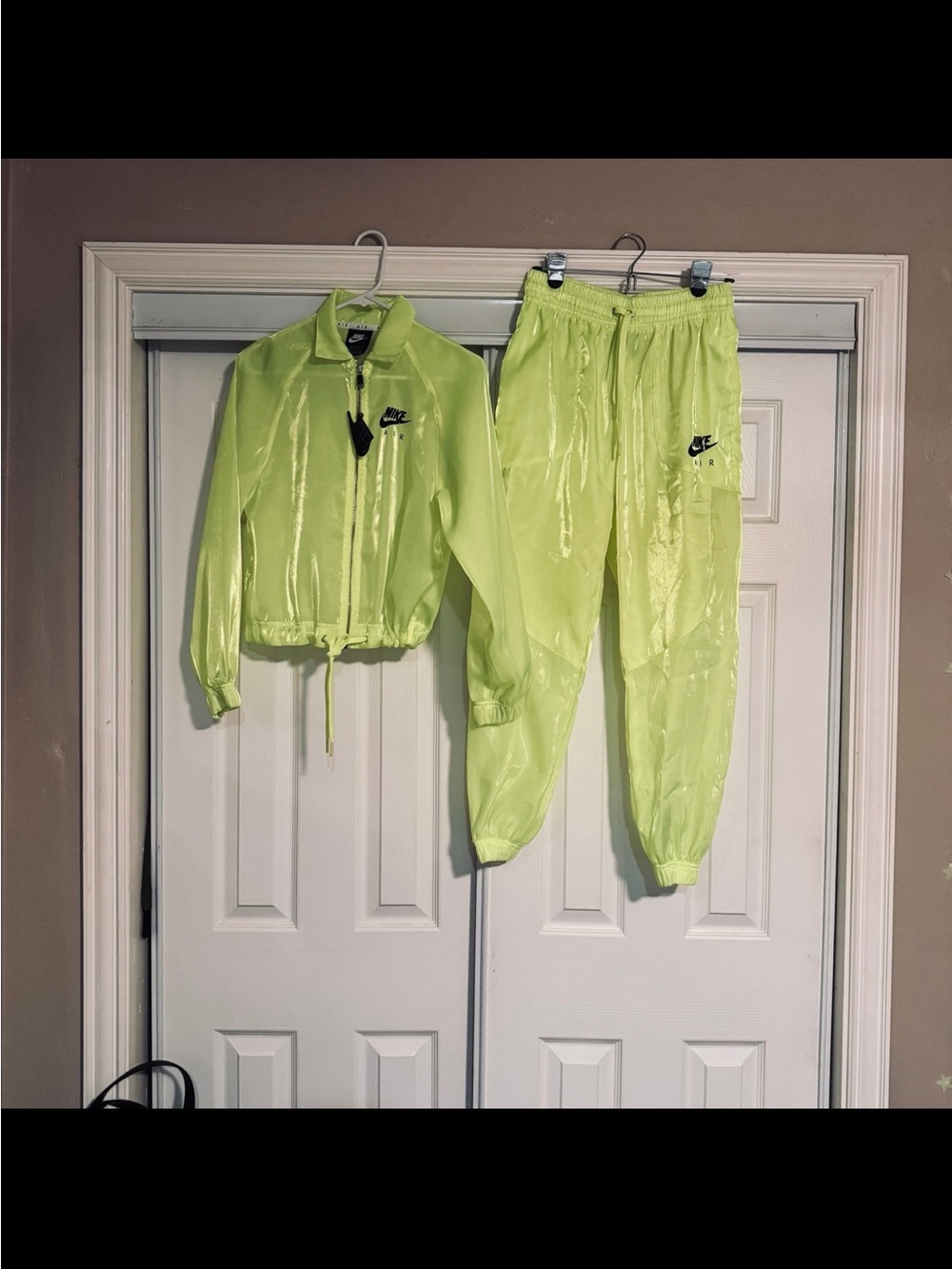 Nike Women Neon Yellow-Green Windbreaker Jacket & Joggers Set